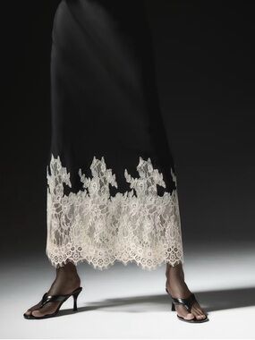 H&M Lace-Trimmed Skirt